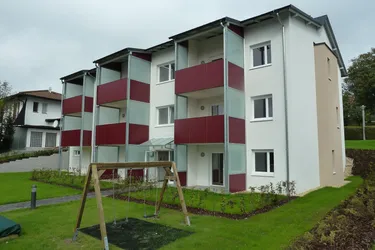 Moderne 3 Zimmerwohnung mit großer Loggia in Wendling