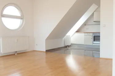 Wunderschöne 2-Zimmer Dachgeschosswohnung Nähe U4/U6 Längenfeldgasse (befristet vermietet)