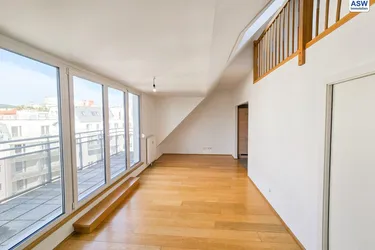 Exklusive 2-Zimmer Etagenwohnung mit sonniger Dachterrasse in U-Bahn-Nähe