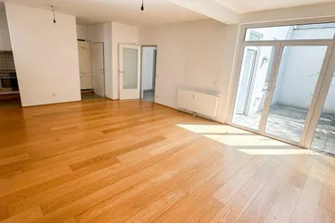 3-Raum Büro ca. 82 m2, ca. 8m2 Terrasse und ca. 18 m2 Garten in U-Bahn-Nähe (Bürowidmung)