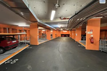 Zentrale Garagenplätze in der Huttengasse 37 (U3 Kendlerstraße)