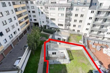 Büro/Praxis mit 4 Räumen: ca. 106 m2, ca. 8 m2 Terrasse und ca. 18 m2 Garten in U-Bahn-Nähe (Bürowidmung)
