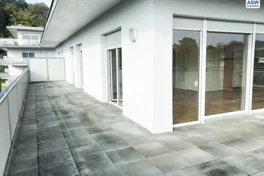 Erstklassige 3-Zimmerwohnung mit ca. 80 m2 Dachterrasse in zentraler Lage - befristet vermietet