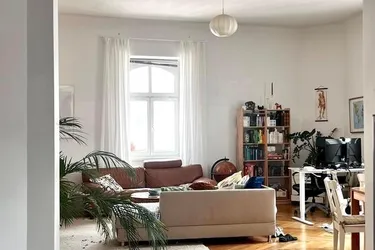 Großzügige, helle 124m2 Altbauwohnung letzter Liftstock- Nähe Augarten!