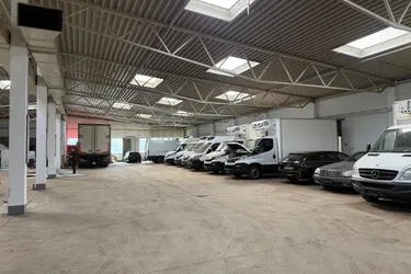 LKW befahrbare Lagerhalle und 400 m² Freifläche