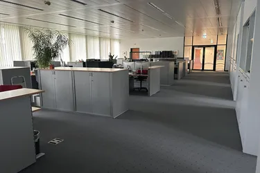Bezugsfertige Büro - und Konferenzräume zu mieten