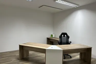++ teilmöbliertes, kleines Büro mit Teeküche und Schulungsraum ++
