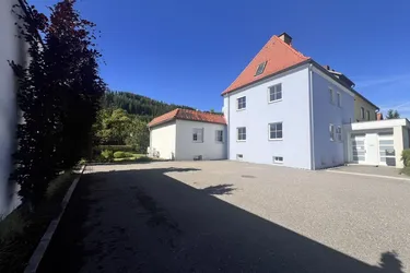 Geschäfts- /Wohnhaus mit Büros und Garten++