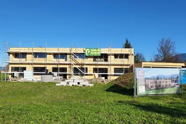 NEU - Feldkirch Gisingen Guldenäcker - Vollholz Reihenhaus mit 5 Zimmer, Garten und Carport, Top Lage