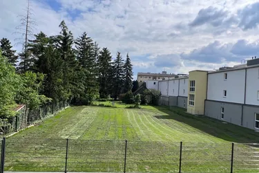 Spillern ! Großes sonniges Grundstück in schöner Ruhelage – für 2 Wohneinheiten ! Provisionsfrei !