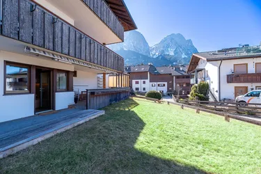 Modernes Apartment mit großzügigem Garten und Schlernblick