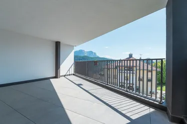 Neue Vierzimmerwohnung mit sonniger Panoramaterrasse