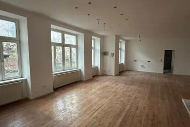 KÜNSTLERATELIER-HAUS mit besonderem Charme, absolute Ruhelage