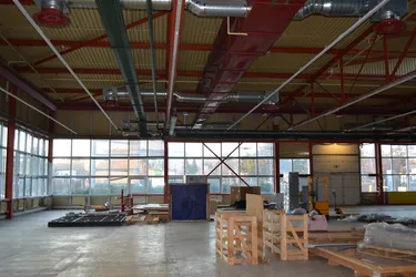 Produktionshalle mit bester Infrastruktur im 23.