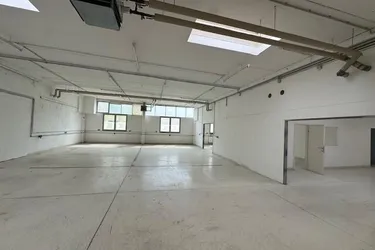 Produktionshalle nahe SCS