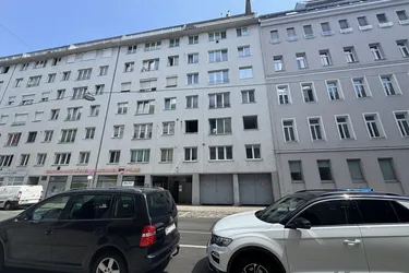 Rarität: City-Lager im Eigentum mit eigenem Ladehof und Geschäftslokal.