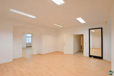 Büro direkt in der City!