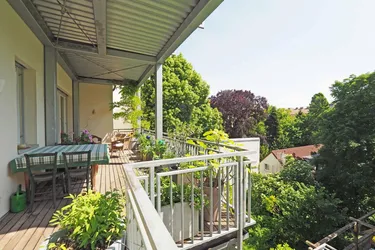 GYMNASIUMSTRASSE | 3-Zimmer-Altbauwohnung mit Terrasse im 3. Liftstock | barrierefreier Zugang u. Lift | Nähe Kutschkermarkt, Aumannplatz und Schubertpark