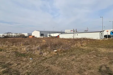 Grundstück mit viel Potenzial in Himberg/NÖ: ab 1000m² für nur 1,80€/m² Miete!