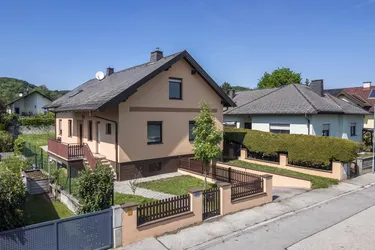 Einfamilienhaus mit Dachboden - Ausbaupotenzial in ruhiger Siedlungslage
