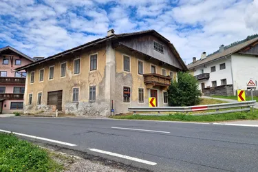 Haus mit angebauter Tenne