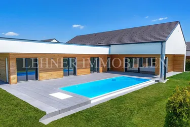 * DOBL * EXKLUSIVER BUNGALOW MIT ÜBERLAUF-INFINITYPOOL - STILVOLLE RUHEOASE IN NATURLAGE, 1779 M² GRUNDSTÜCK *