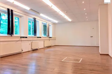 Attraktive Gewerbeimmobilie in guter Lage in Maxglan; EG-Lage, ca. 300m²; angenehmes Raum- und Arbeitsklima!