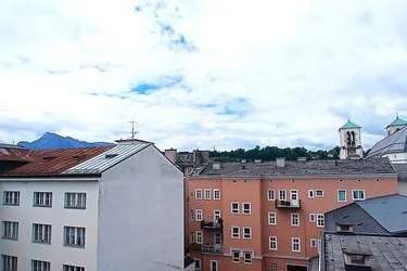 Altstadtwohnung mit großem Balkon und fantastischer Aussicht vom 5. Stock - luxuriöse 125m² über den Dächern des Andräviertels (Salzburg Stadt)
