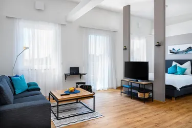 ALL-INCLUSIVE-Miete, vollmöbliertes Apartment DELUXE mit Balkon und Klima