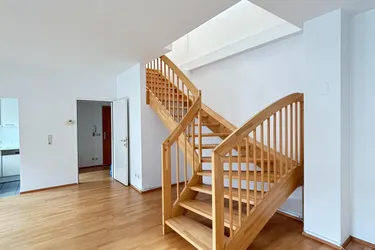 3-Zimmer Maisonettewohnung mit Balkon nahe Naschmarkt zu Vermieten – Provisionsfrei!