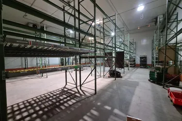 Landeck: Großräumige Gewerbe- und Lagerflächen (Hochlager) zu vermieten (bis zu 2.000 m²)