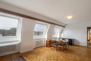 KAUFANBOT ANGENOMMEN - Perfektes erstes Heim: 2 / 3 Zimmer Wohnung im DG zum Selbstgestalten
