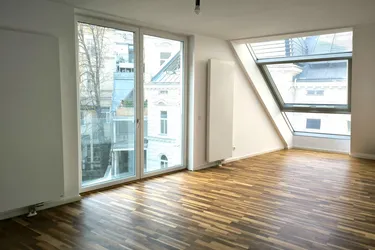 Stilvolle Dachgeschosswohnung mit traumhaftem Dachgarten – Ruhelage im Herzen von Wieden