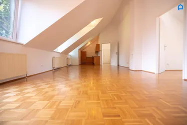 +Helle 3-Zimmer-Wohnung vor den Toren Wiens – 36 m² Wohnküche, 7,8 m² Balkon, ruhige Lage im Dachgeschoss+