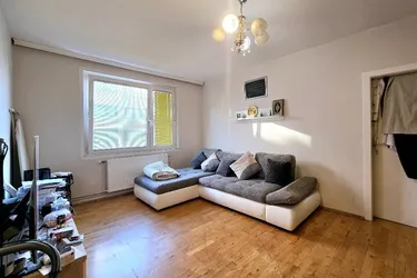 Helle 2-Zimmer-Wohnung nahe Quellenstraße