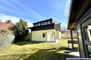 Sonniges, kleines 2 Familien-Haus in Traunufer-Nähe!
