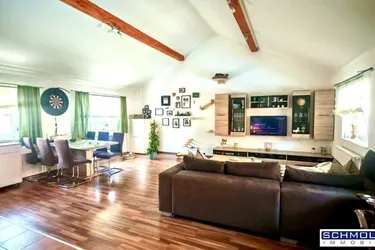 Großzügige Dachgeschoss Wohnung