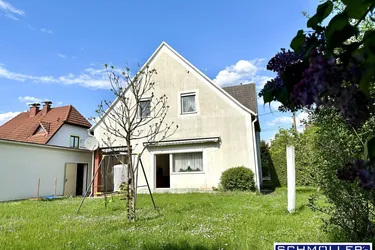 Sonniges Zweifamilienhaus in Ruhelage