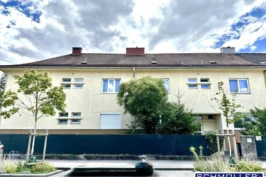 Zinshaus mit 9 Wohneinheiten und Garten
