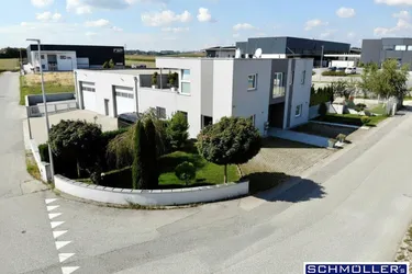 TOP-Gewerbeimmobilie mit Penthaus-Wohnung, Pool, Sauna und Sommerhaus - Schöner Arbeiten &amp; Wohnen