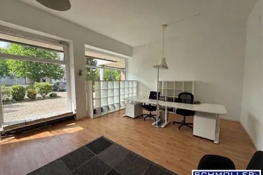 Möbliertes Büro/Praxis/Geschäftsfläche in zentraler Lage
