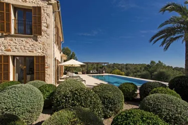 Bestlage nähe Palma de Mallorca! Traumhafte Finca mit Tennisanlage, Pool und 30.000 m2 Eigengrund