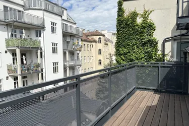 PROVISIONSFREI nahe Belvedere! Luxuriöse 3-Zimmer-Erstbezug-Dachgeschoss-Wohnung mit zwei Balkonen in historischem Gebäude