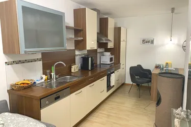 Gepflegte 2-Zimmer-Etagenwohnung im 6. Stock mit Balkon
