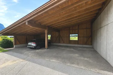 Carport-Stellplatz für Wohnwagen