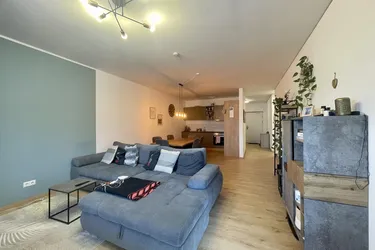 Moderne 2 Zimmer-Wohnung im 1. OG mit Loggia und Tiefgarage