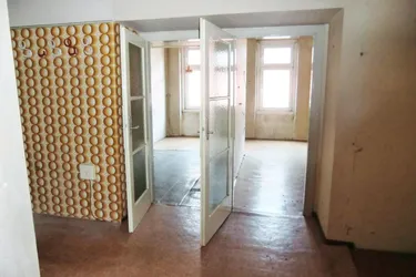 66 m2 - ALTBAU - 3. LIFTSTOCK - RENOVIERUNGSBEDÜRFTIG - WALDGASSE
