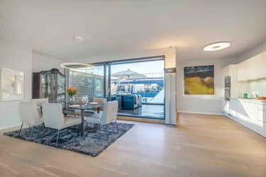 Hochwertiges Penthouse mit ruhiger Terrasse zum Innenhof