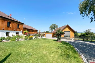 Moderner Vierkanthof mit vielen Möglichkeiten