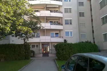 Sonnige 3 Zimmer Balkonwohnung - optional mit Küche!